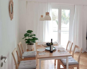 Sunny two-bedroom apartment next to Panathenaic Stadium